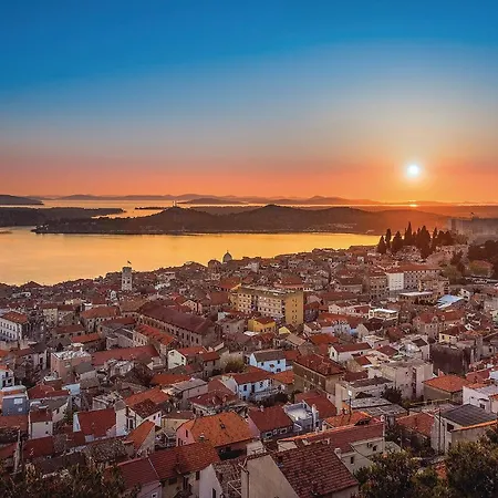 2 Bedroom Stunning In Pirovac