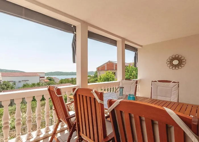 Apartment Two-bedroom In Pirovac