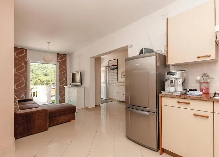 Two-bedroom In Pirovac