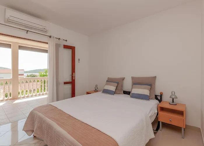 Two-bedroom In 피로바츠