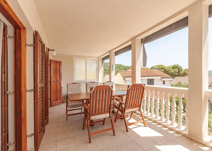 Two-bedroom In Pirovac