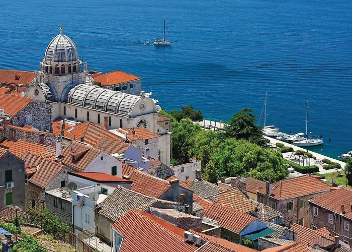 Apartment Two-bedroom In Pirovac